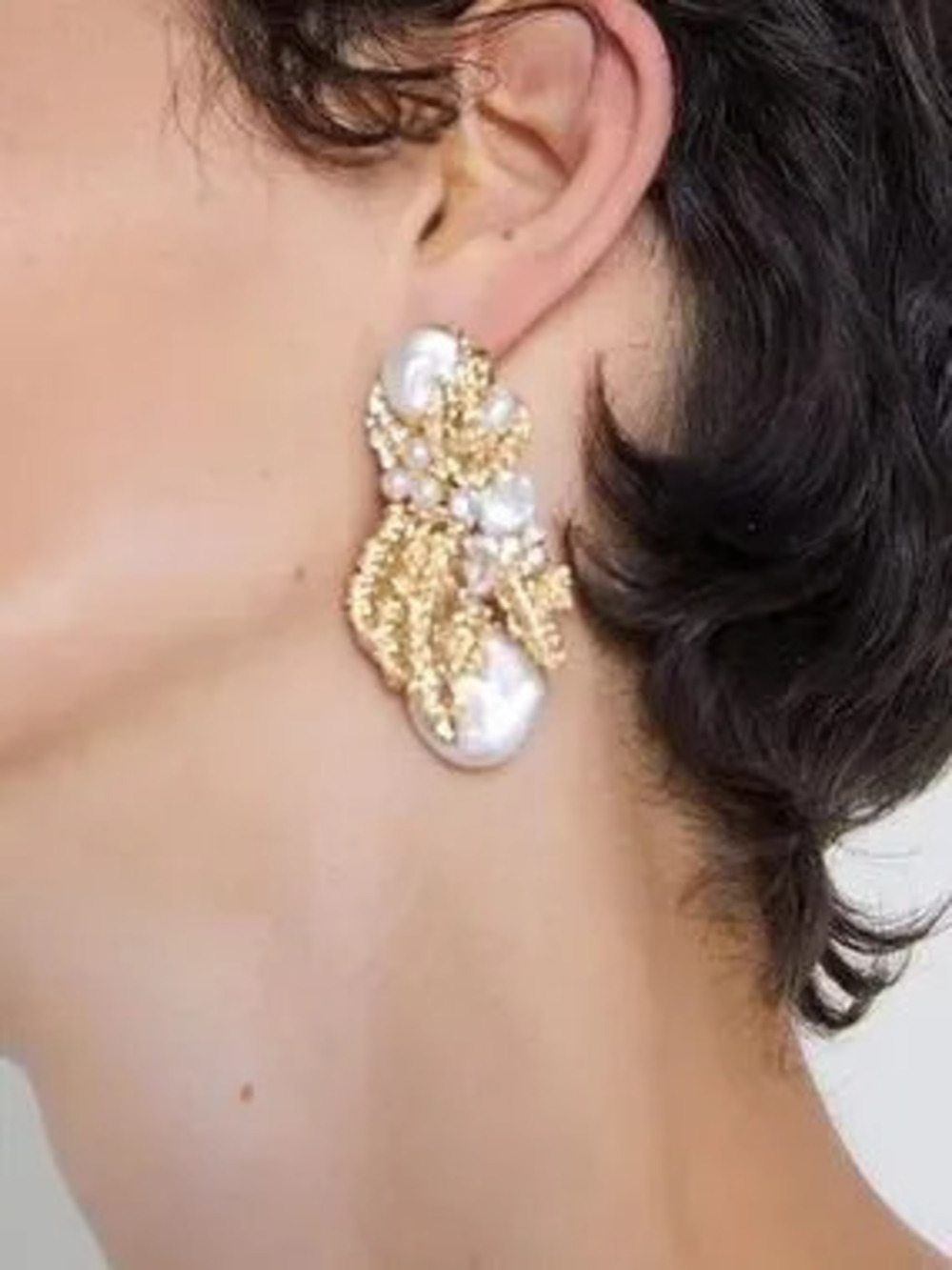 Elegant Gold and Pearl Cluster Drop Earrings